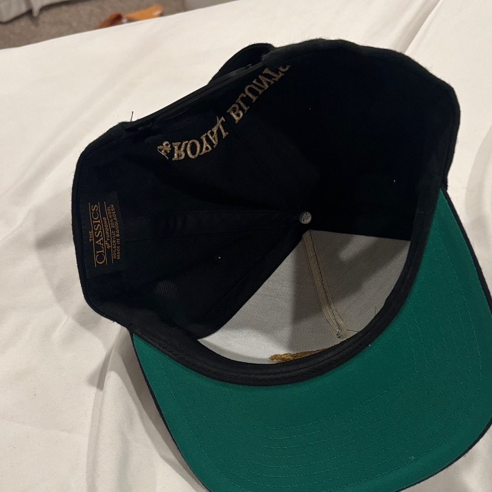 Black and Gold Kids Snapback Cap - Picture 3 of 6